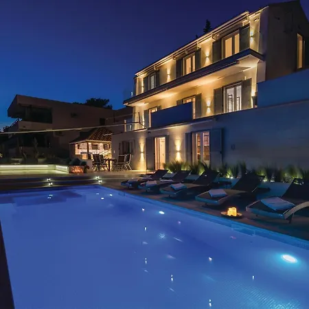 Cozy In With House Sea View