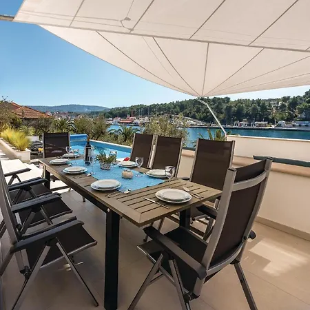 Cozy In With House Sea View Hébergement de vacances Milna (Brac)